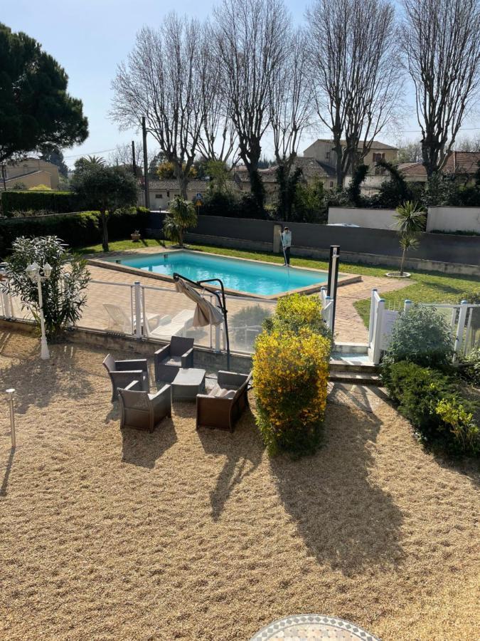 Logis Hotel Le Clement V Roquemaure  Exterior photo