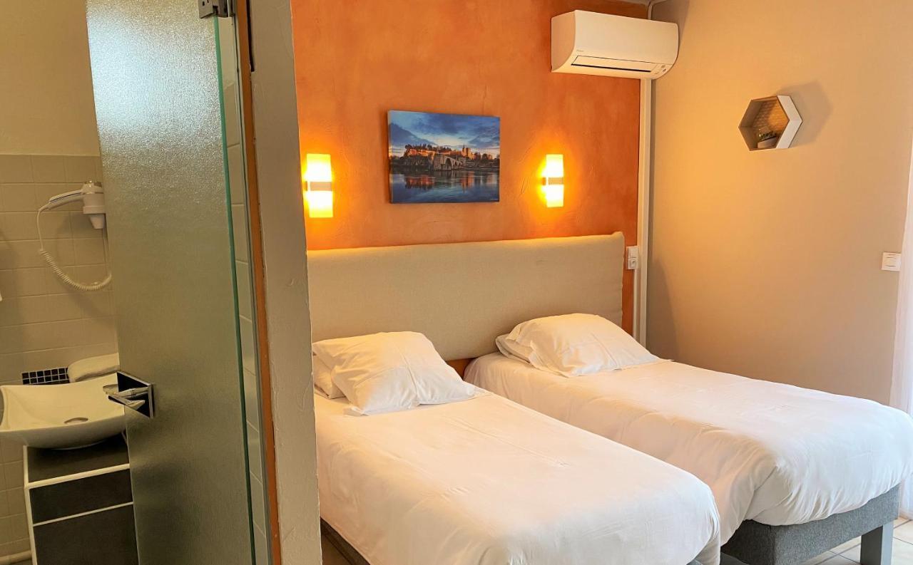 Logis Hotel Le Clement V Roquemaure  Exterior photo
