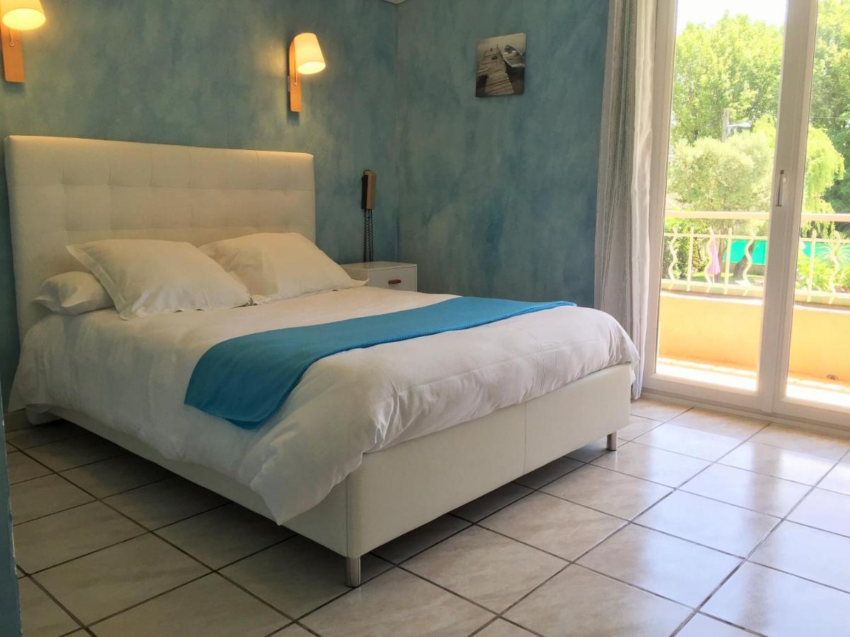 Logis Hotel Le Clement V Roquemaure  Exterior photo