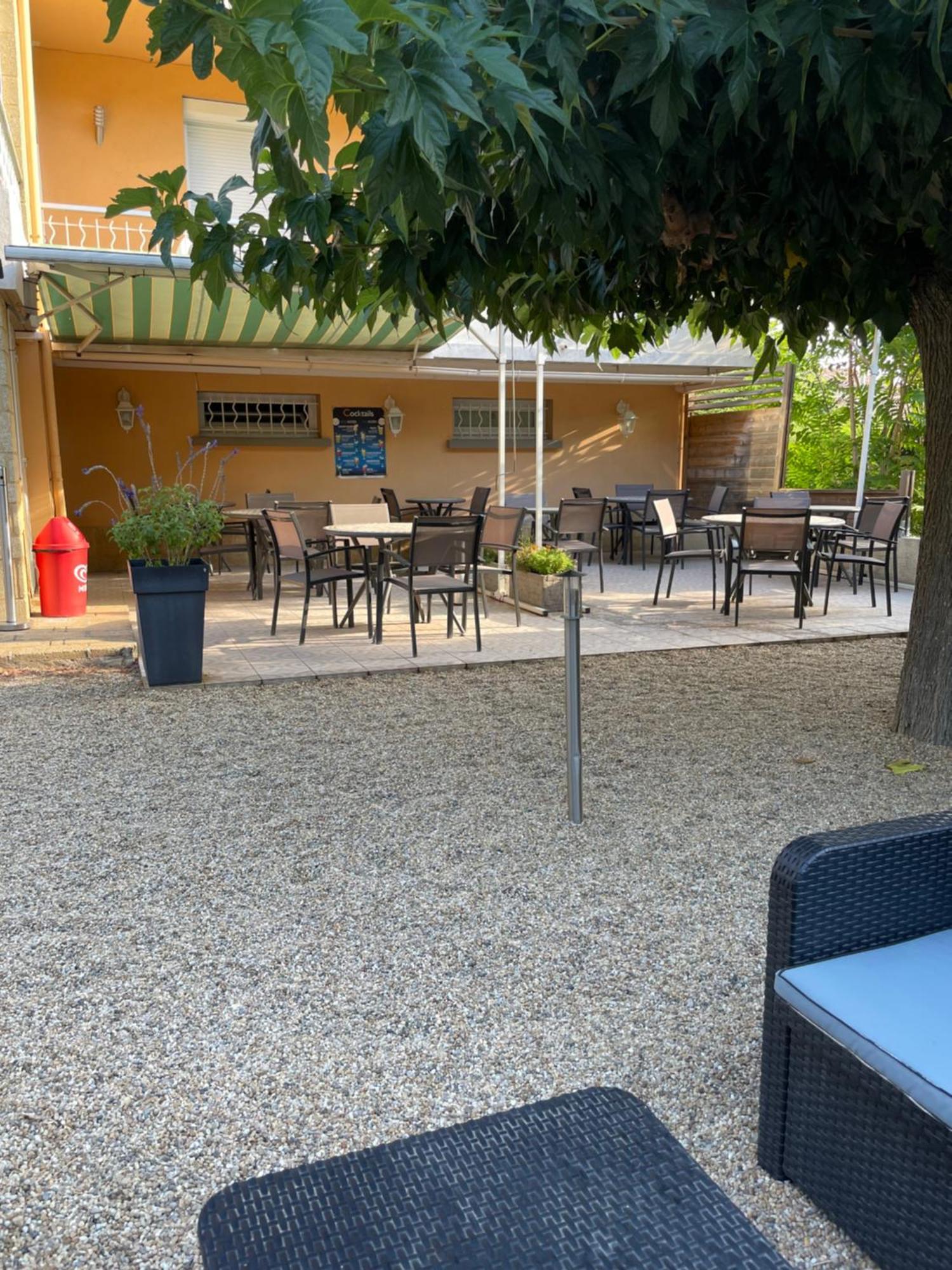 Logis Hotel Le Clement V Roquemaure  Exterior photo